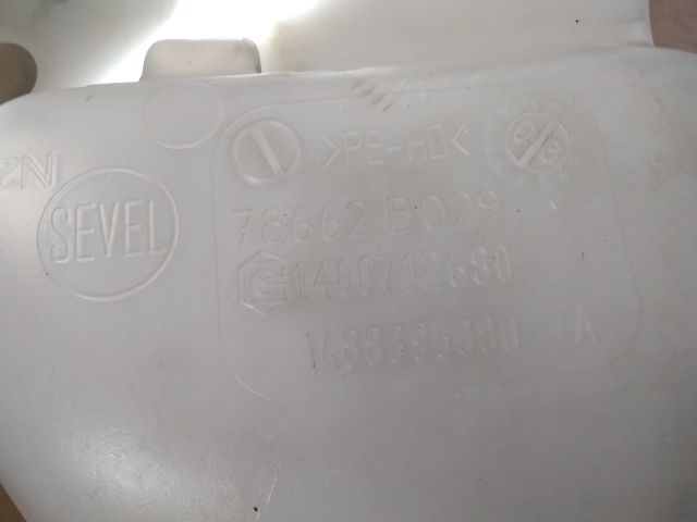 bontott PEUGEOT EXPERT Ablakmosó Tartály