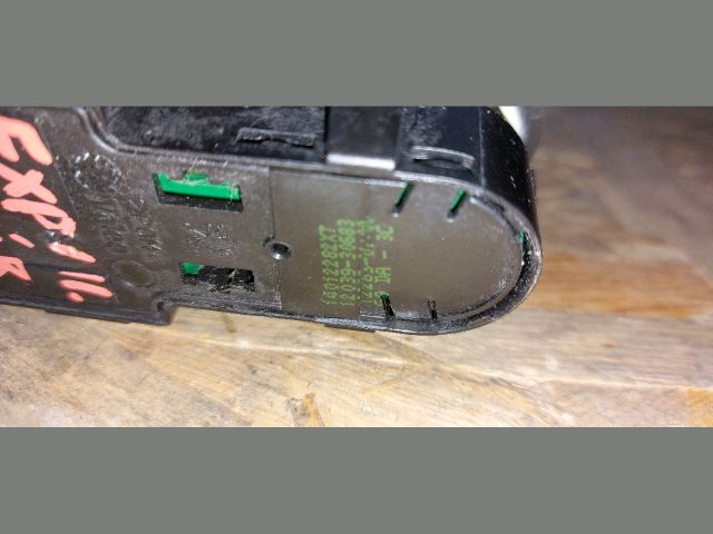 bontott PEUGEOT EXPERT Bal első Ablakemelő Kapcsoló