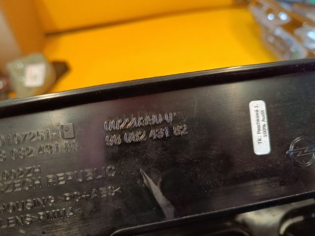 bontott PEUGEOT EXPERT Bal Hátsó Lámpa