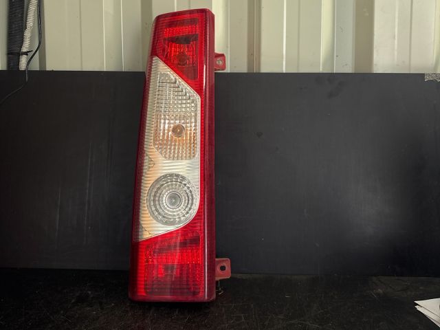 bontott PEUGEOT EXPERT Bal Hátsó Lámpa