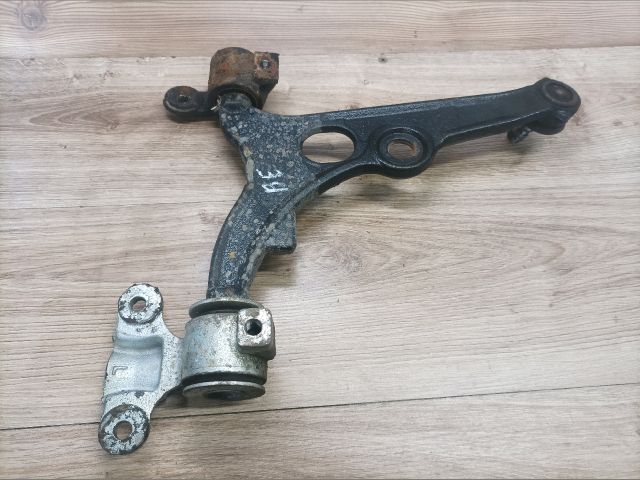 bontott PEUGEOT EXPERT Bal Lengőkar Tartó