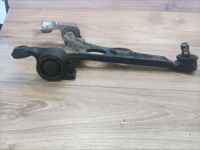 bontott PEUGEOT EXPERT Bal Lengőkar Tartó