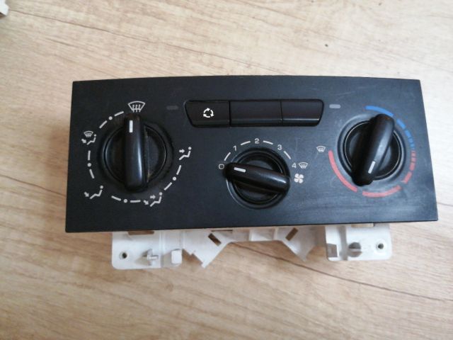 bontott PEUGEOT EXPERT Fűtéskapcsoló (Nem klímás)