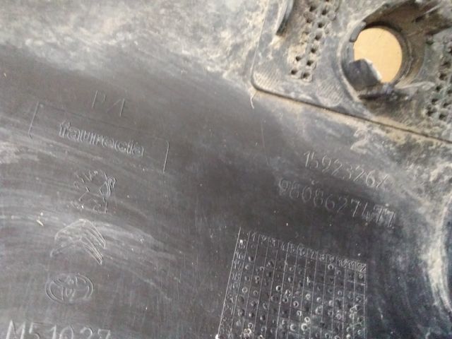 bontott PEUGEOT EXPERT Hátsó Lökhárító (Üresen)