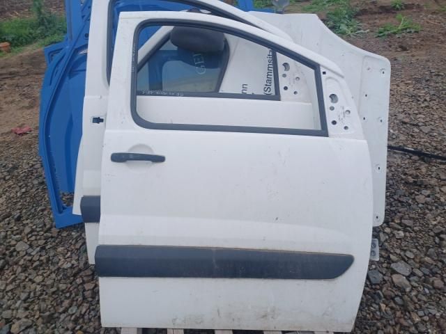 bontott PEUGEOT EXPERT Jobb első Ajtó (Üres lemez)