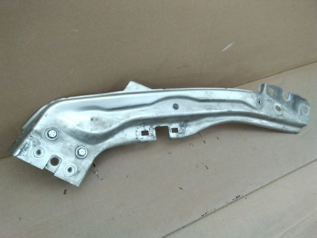 bontott PEUGEOT EXPERT Jobb Fényszóró Tartó