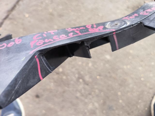 bontott PEUGEOT EXPERT Jobb Fényszóró Tartó