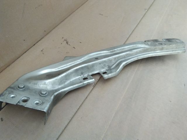 bontott PEUGEOT EXPERT Jobb Fényszóró Tartó