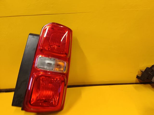 bontott PEUGEOT EXPERT Jobb Hátsó Lámpa