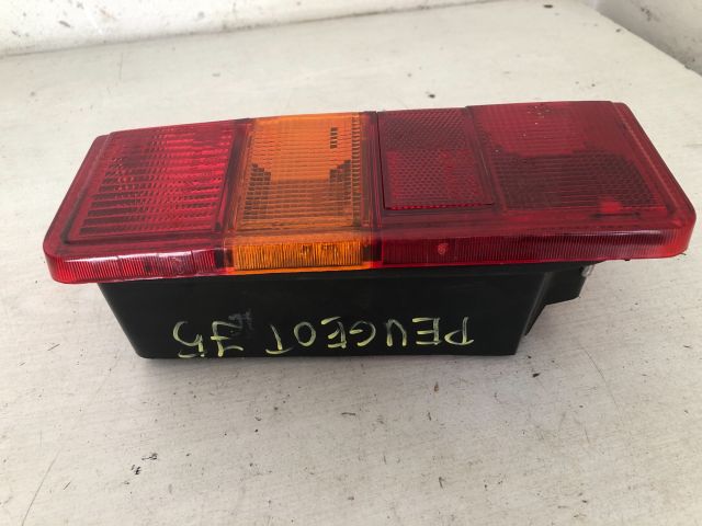 bontott PEUGEOT J5 Bal Hátsó Lámpa