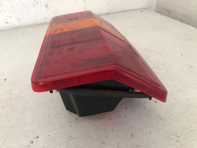 bontott PEUGEOT J5 Bal Hátsó Lámpa