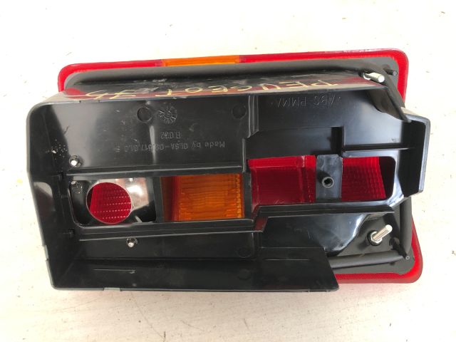 bontott PEUGEOT J5 Bal Hátsó Lámpa