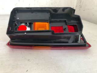 bontott PEUGEOT J5 Bal Hátsó Lámpa