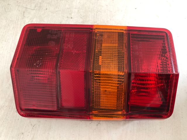 bontott PEUGEOT J5 Bal Hátsó Lámpa