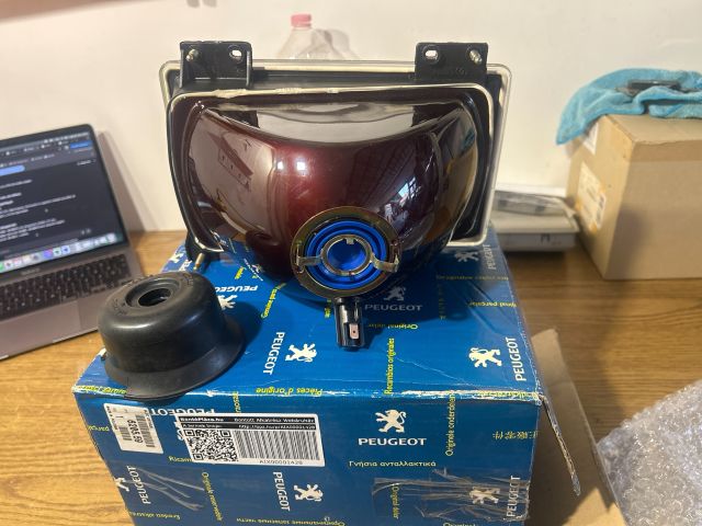 bontott PEUGEOT J5 Jobb Fényszóró