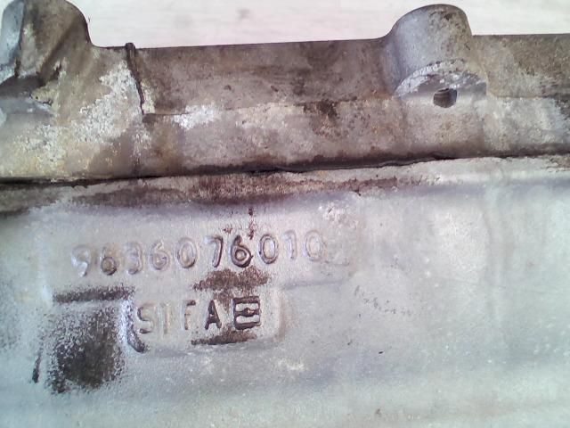 bontott PEUGEOT PARTNER Hengerfej