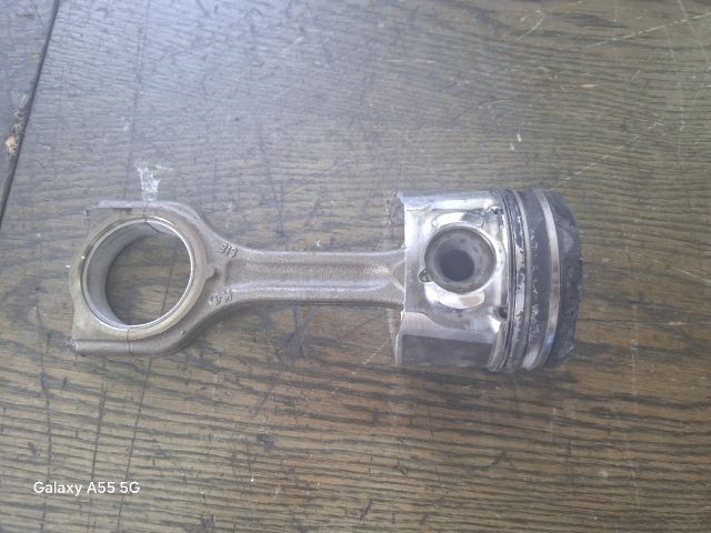 bontott PEUGEOT PARTNER Dugattyú és Hajtókar