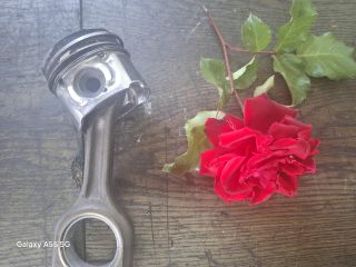 bontott PEUGEOT PARTNER Dugattyú és Hajtókar