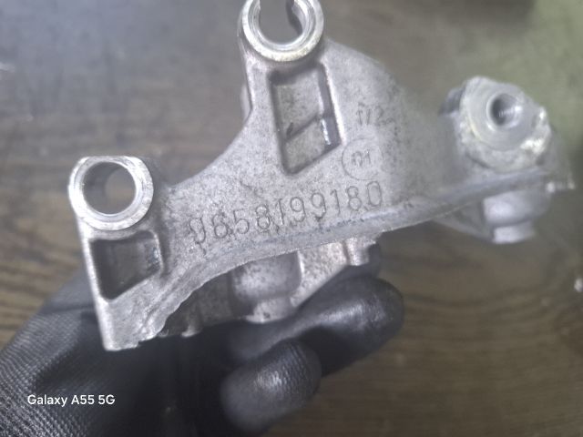 bontott PEUGEOT PARTNER Generátor Tartó Bak