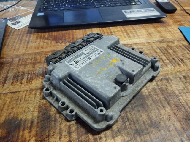 bontott PEUGEOT PARTNER Motorvezérlő