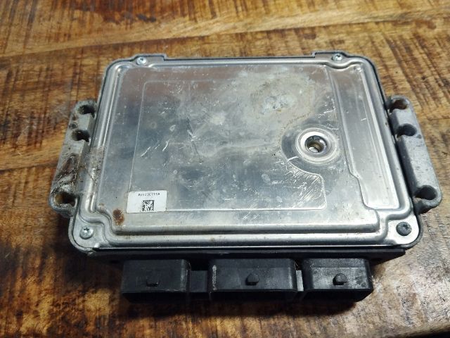 bontott PEUGEOT PARTNER Motorvezérlő