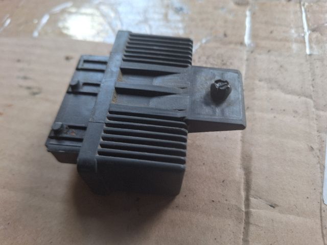 bontott PEUGEOT PARTNER Üzemanyag Szivattyú Relé