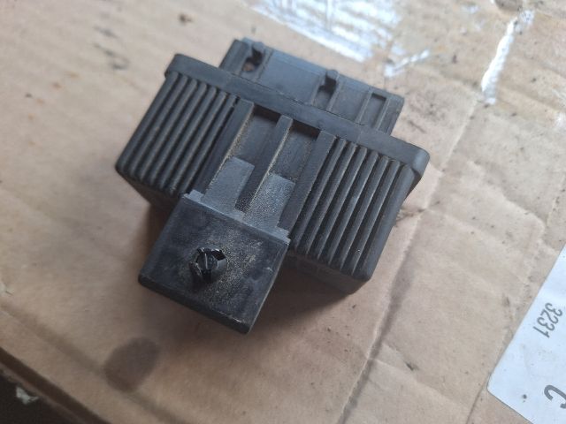 bontott PEUGEOT PARTNER Üzemanyag Szivattyú Relé