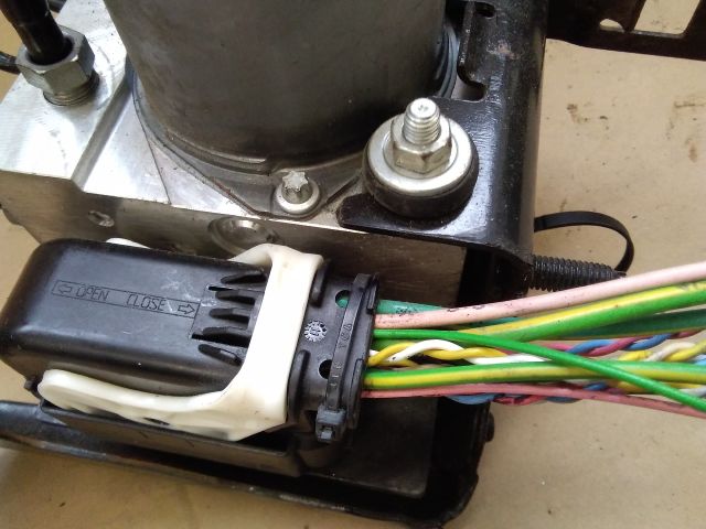 bontott PEUGEOT PARTNER ABS Kocka