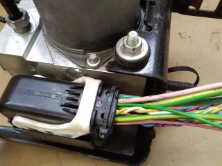 bontott PEUGEOT PARTNER ABS Kocka