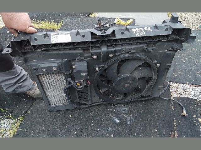 bontott PEUGEOT PARTNER Homlokfal (Üres lemez)