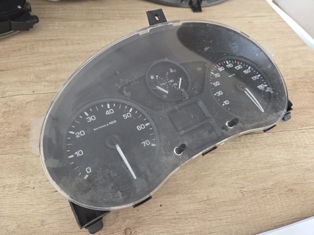 bontott PEUGEOT PARTNER Kilométeróra