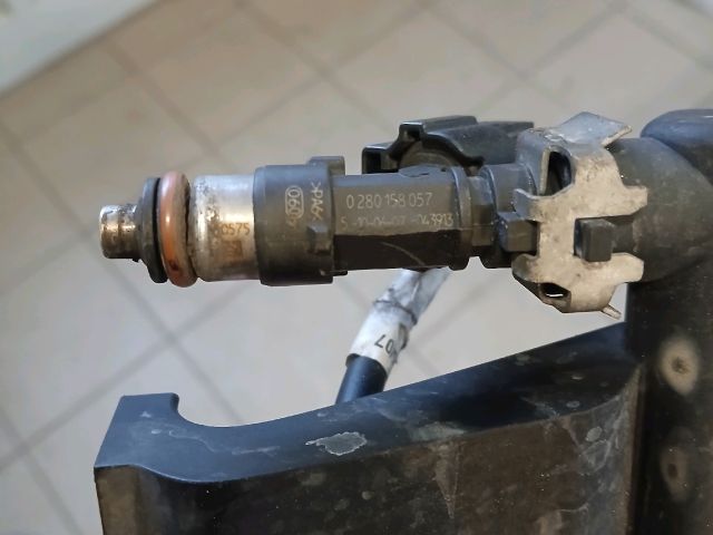 bontott PEUGEOT PARTNER Porlasztó Sor / Híd