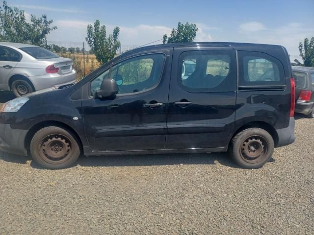 bontott PEUGEOT PARTNER Porlasztó Sor / Híd