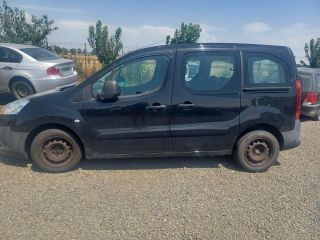 bontott PEUGEOT PARTNER Porlasztó Sor / Híd