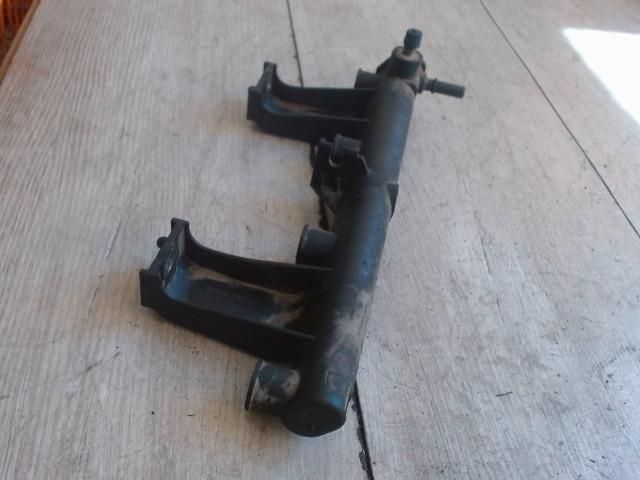 bontott PEUGEOT PARTNER Porlasztó Sor / Híd