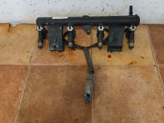 bontott PEUGEOT PARTNER Porlasztó Sor / Híd