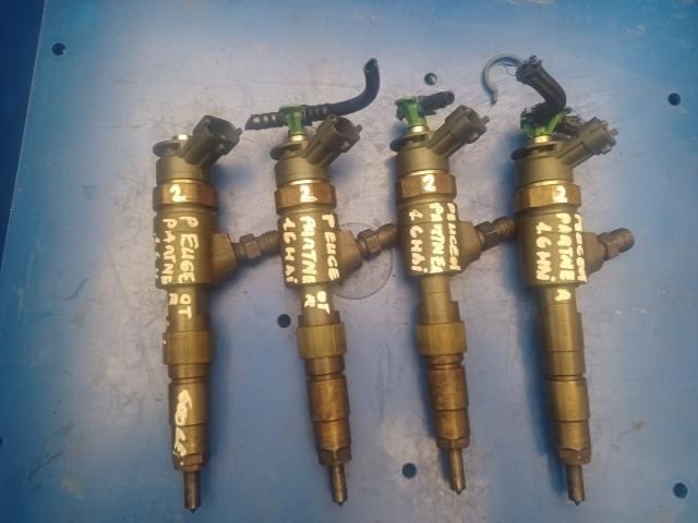 bontott PEUGEOT PARTNER Porlasztó Sor / Híd