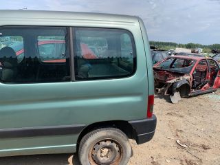 bontott PEUGEOT PARTNER Bal első Csonkállvány Kerékaggyal