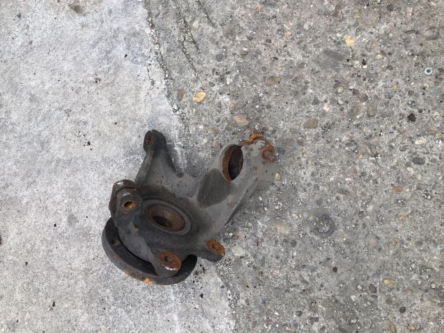 bontott PEUGEOT PARTNER Bal első Csonkállvány Kerékaggyal