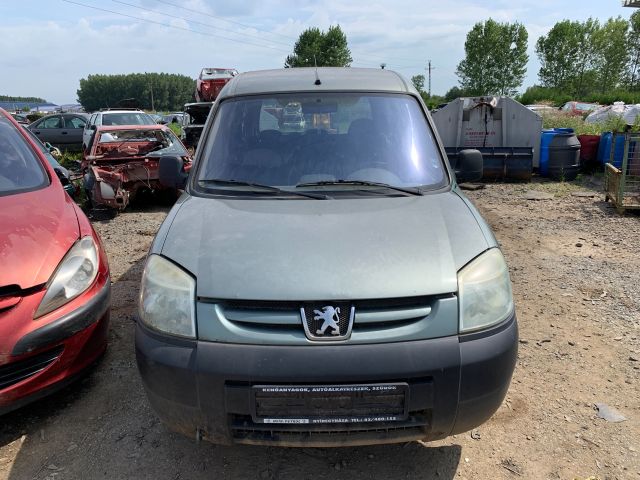 bontott PEUGEOT PARTNER Bal első Csonkállvány Kerékaggyal