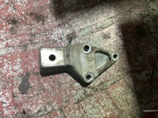 bontott PEUGEOT PARTNER Motor Tartó Bak (Fém)