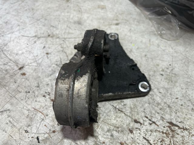 bontott PEUGEOT PARTNER Motor Tartó Bak (Pozíciófüggetlen)