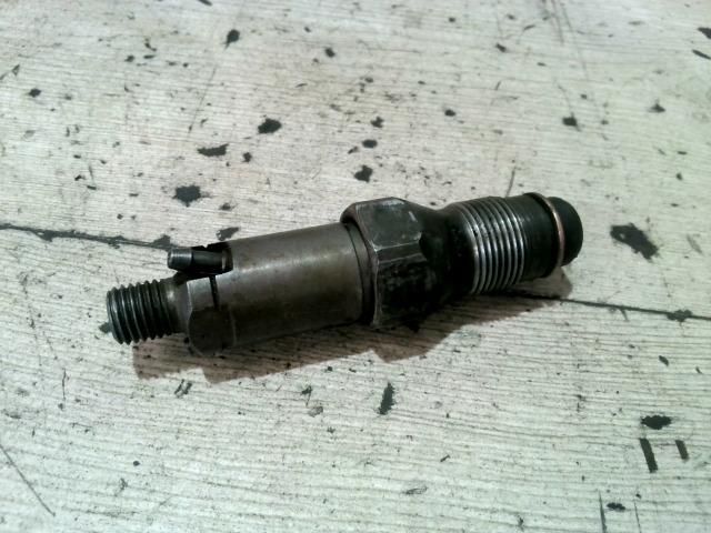 bontott PEUGEOT PARTNER Porlasztó (1 db)