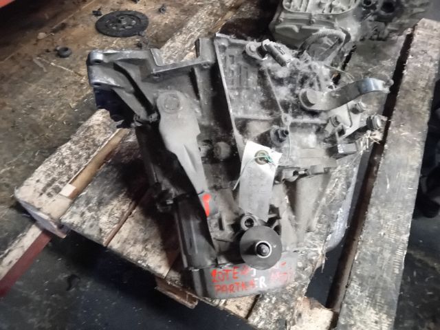 bontott PEUGEOT PARTNER Váltó (Mechanikus)