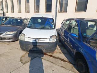 bontott PEUGEOT PARTNER Bal első Gólyaláb (Lengécsillapító, Rugó)