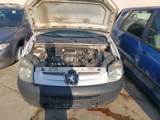 bontott PEUGEOT PARTNER Bal első Gólyaláb (Lengécsillapító, Rugó)