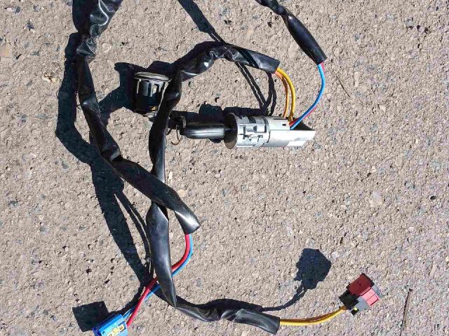 bontott PEUGEOT PARTNER Gyújtáskapcsoló Házzal