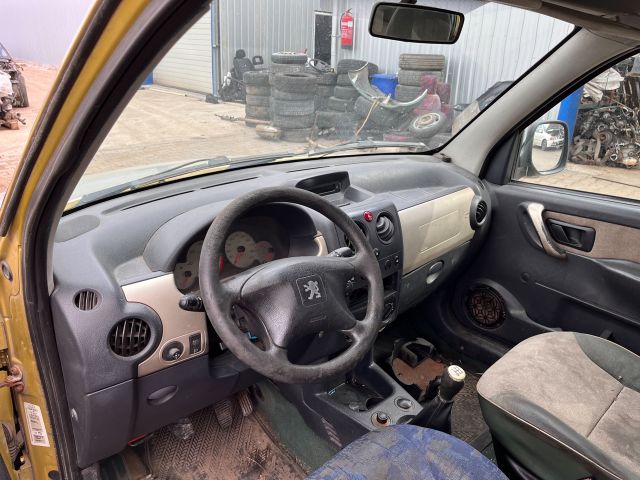 bontott PEUGEOT PARTNER Gyújtáskapcsoló Házzal