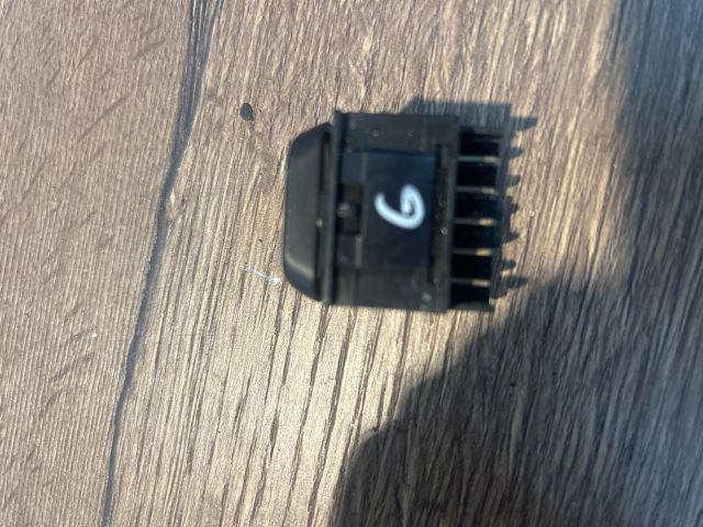 bontott PEUGEOT PARTNER Ablakemelő Kapcsoló (Pozíciófüggetlen)