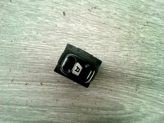 bontott PEUGEOT PARTNER Ablakemelő Kapcsoló (Pozíciófüggetlen)